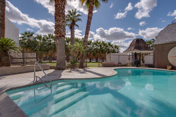 Vagabond Inn Executive - Bakersfield Downtowner Екстер'єр фото